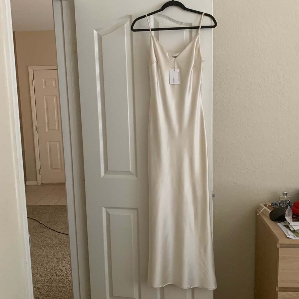 Elle A Cream maxi Dress